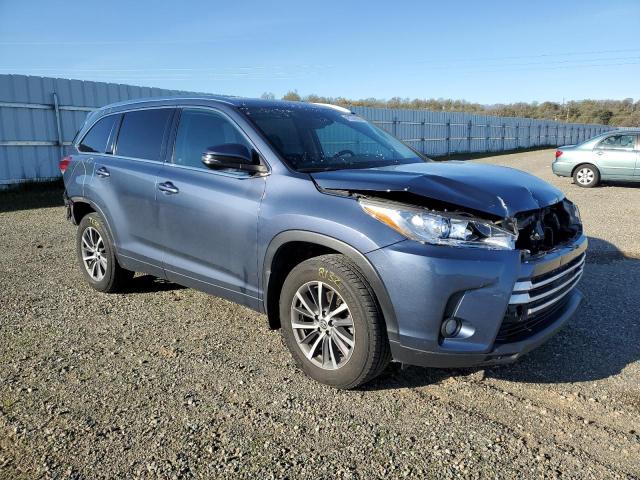 5TDJZRFH7HS376344 - 2017 TOYOTA HIGHLANDER SE BLUE photo 4