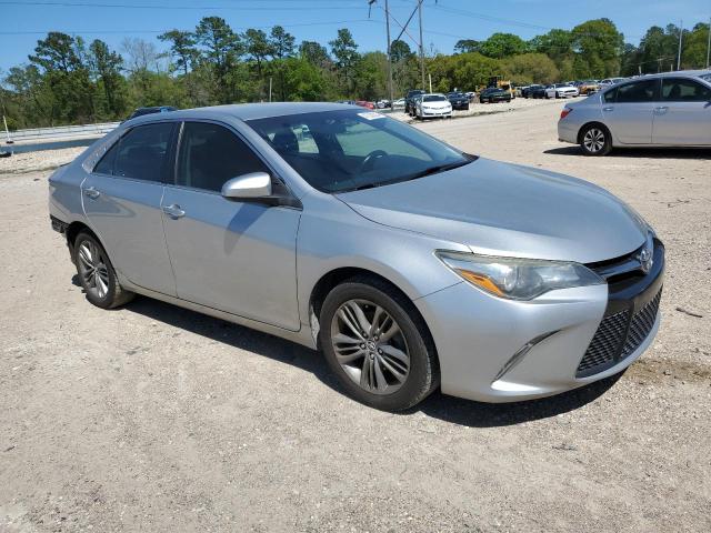 4T1BF1FK6GU121104 - 2016 TOYOTA CAMRY LE SILVER photo 4