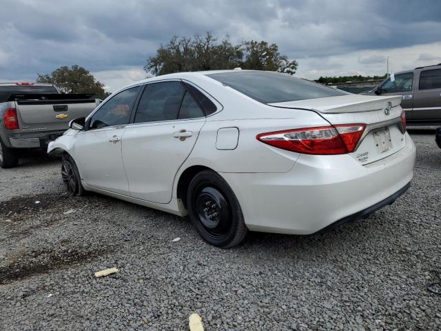 4T1BF1FK8FU069988 - 2015 TOYOTA CAMRY LE WHITE photo 2