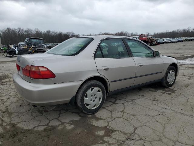 1HGCG1644WA057606 - 1998 HONDA ACCORD LX SILVER photo 3