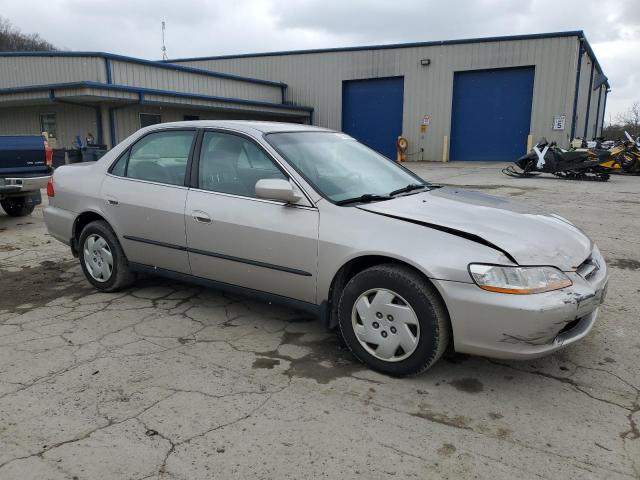 1HGCG1644WA057606 - 1998 HONDA ACCORD LX SILVER photo 4