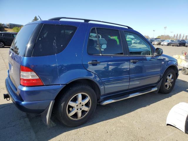 4JGAB54E81A233679 - 2001 MERCEDES-BENZ ML 320 BLUE photo 3