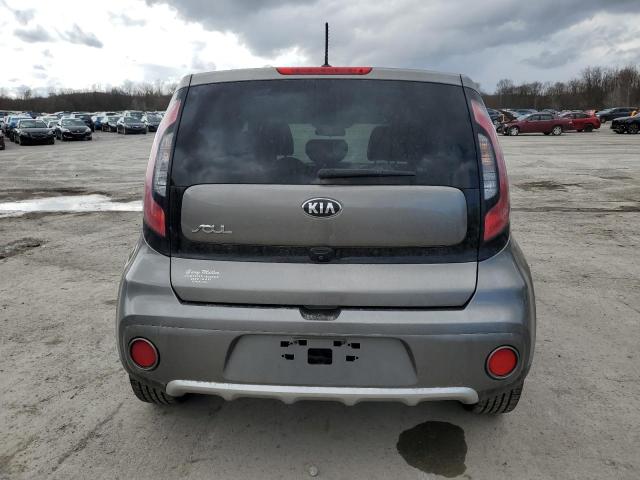 KNDJP3A56J7603720 - 2018 KIA SOUL + GRAY photo 6