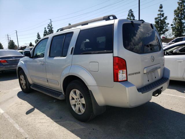 5N1AR18U85C732918 - 2005 NISSAN PATHFINDER LE SILVER photo 2