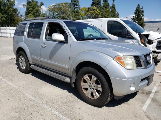 5N1AR18U85C732918 - 2005 NISSAN PATHFINDER LE 银色 照片 4