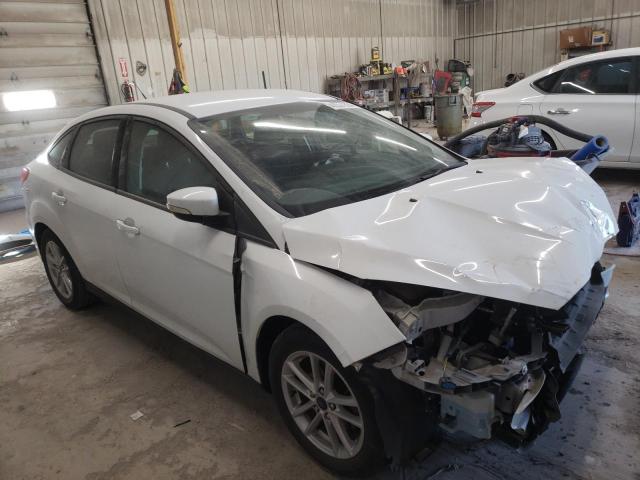 1FADP3F24HL293795 - 2017 FORD FOCUS SE WHITE photo 4