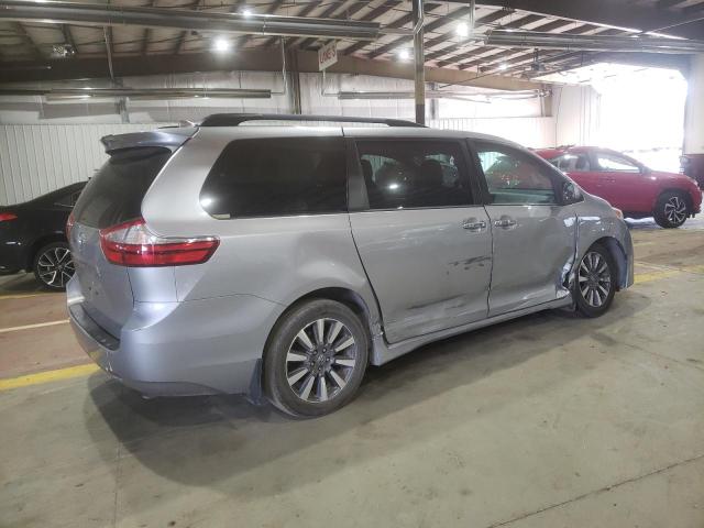 5TDDZ3DC3JS200415 - 2018 TOYOTA SIENNA XLE SILVER photo 3