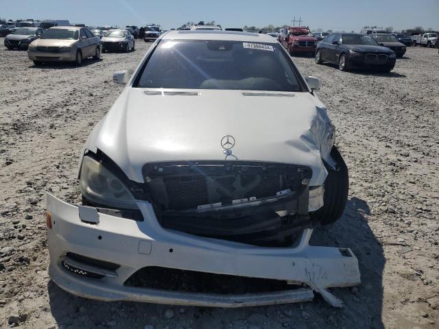 WDDNG7BBXAA290032 - 2010 MERCEDES-BENZ S 550 WHITE photo 5