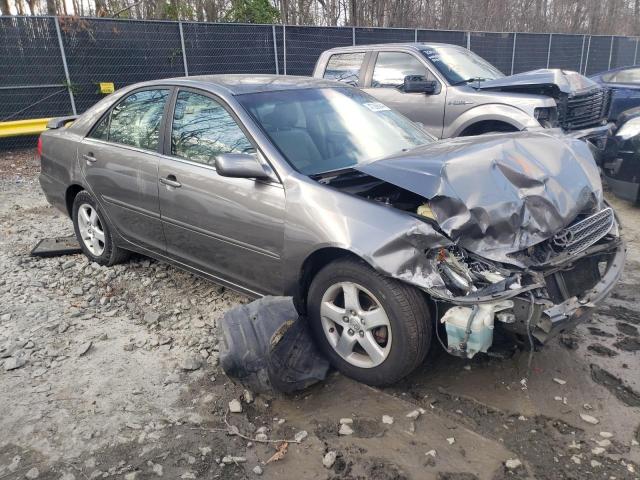 JTDBE32K820023460 - 2002 TOYOTA CAMRY LE GRAY photo 4