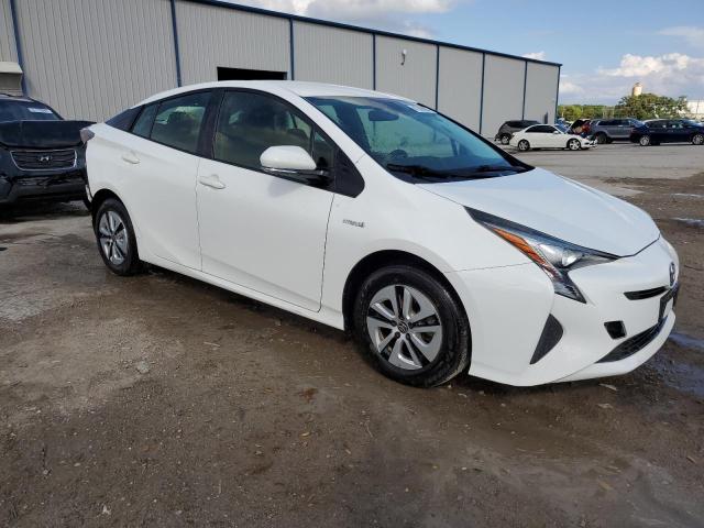 JTDKARFU6G3520961 - 2016 TOYOTA PRIUS WHITE photo 4