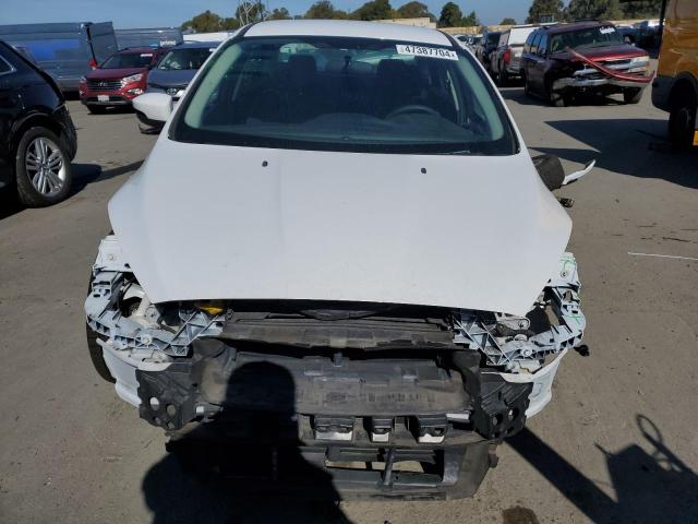 1FADP3F26HL285505 - 2017 FORD FOCUS SE WHITE photo 5