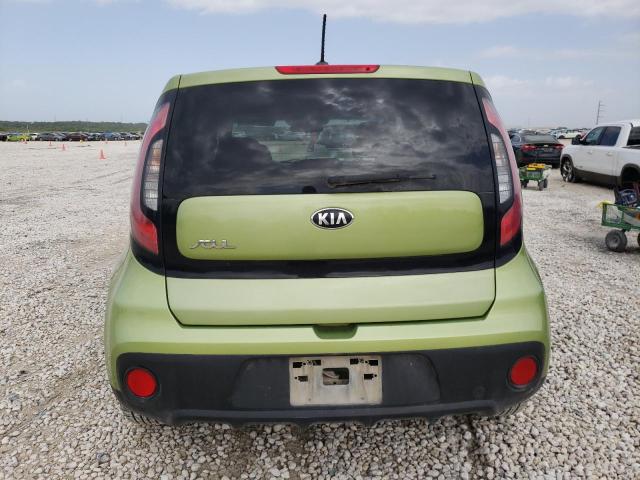 KNDJN2A25H7882089 - 2017 KIA SOUL GREEN photo 6