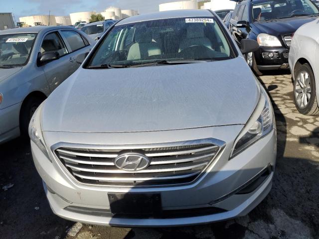 5NPE24AFXFH040396 - 2015 HYUNDAI SONATA SE SILVER photo 5