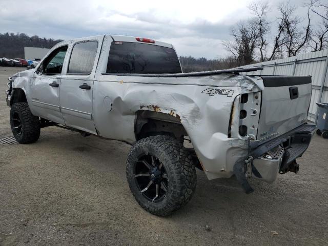 1GT120CG8CF118886 - 2012 GMC SIERRA K2500 SLE SILVER photo 2