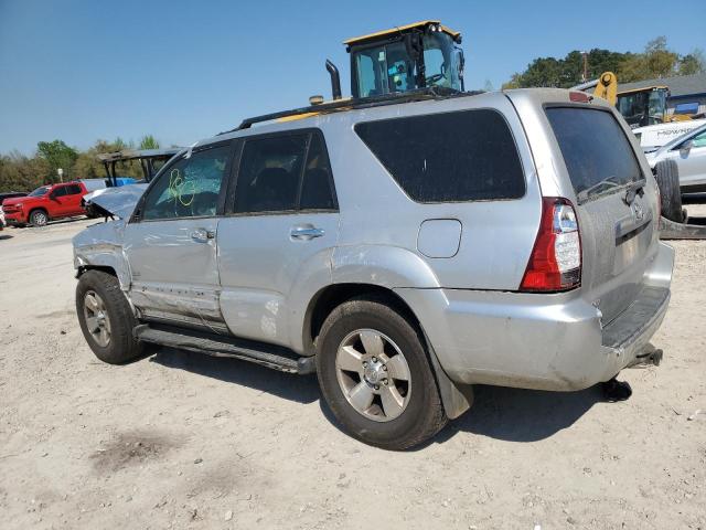 JTEZU14R368061035 - 2006 TOYOTA 4RUNNER SR5 SILVER photo 2