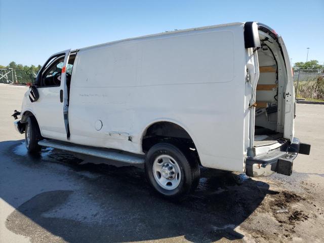 1GCWGAFP4N1257390 - 2022 CHEVROLET EXPRESS G2 WHITE photo 2