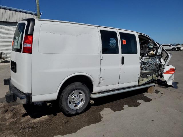 1GCWGAFP4N1257390 - 2022 CHEVROLET EXPRESS G2 WHITE photo 3