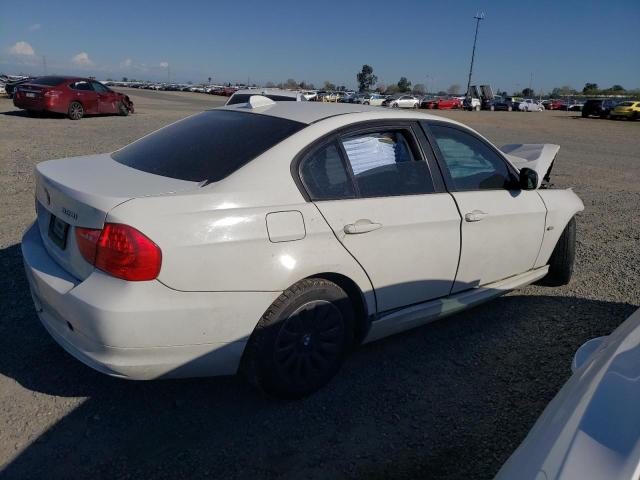 WBAPH775X9NM47644 - 2009 BMW 328 I WHITE photo 3