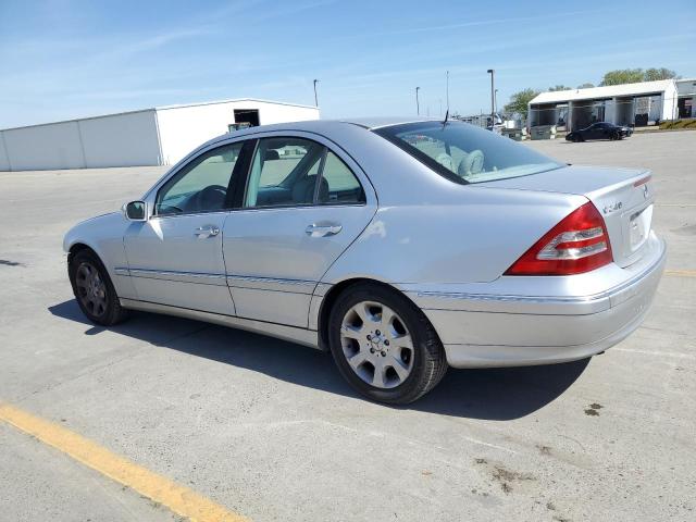 WDBRF61J45F572305 - 2005 MERCEDES-BENZ C 240 SILVER photo 2