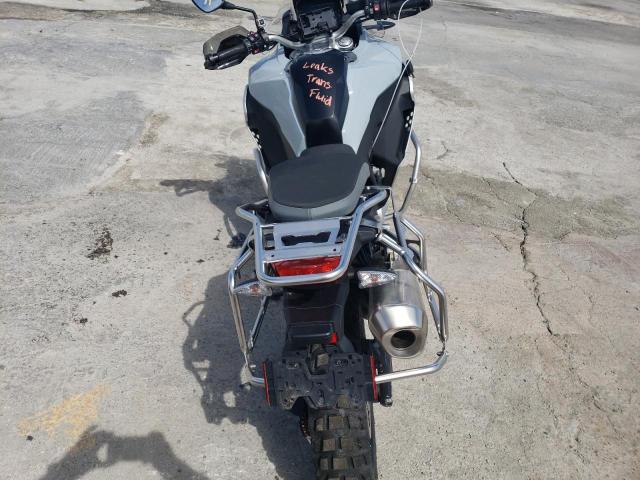 WB10K0305KZ800083 - 2019 BMW F 850 GS ADVENTURE SILVER photo 6