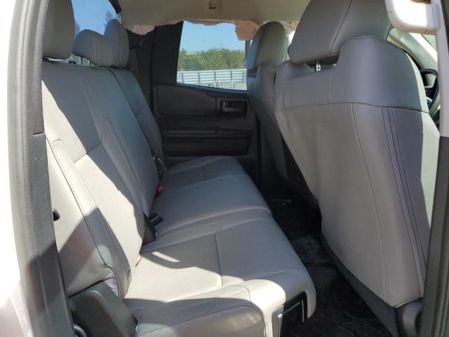 5TFRM5F13HX118037 - 2017 TOYOTA TUNDRA DOUBLE CAB SR/SR5 WHITE photo 10