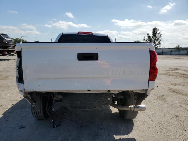 5TFRM5F13HX118037 - 2017 TOYOTA TUNDRA DOUBLE CAB SR/SR5 WHITE photo 6