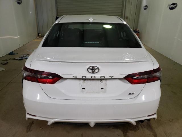 4T1G11AK7PU730746 - 2023 TOYOTA CAMRY SE NIGHT SHADE WHITE photo 6