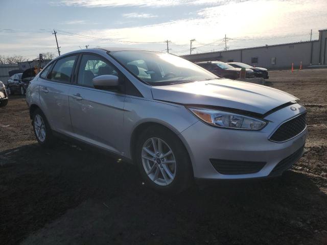 1FADP3F2XJL320049 - 2018 FORD FOCUS SE SILVER photo 4