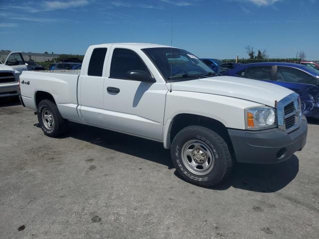 1D7HW22N65S271569 - 2005 DODGE DAKOTA ST WHITE photo 4