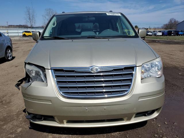 2A4RR5D18AR188961 - 2010 CHRYSLER TOWN & COU TOURING 棕色 照片 5