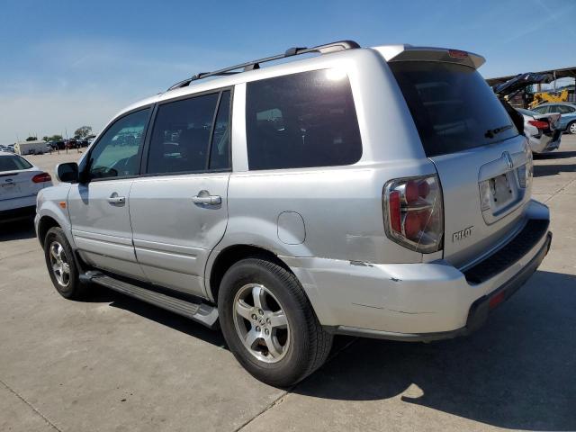 5FNYF28506B014469 - 2006 HONDA PILOT EX SILVER photo 2