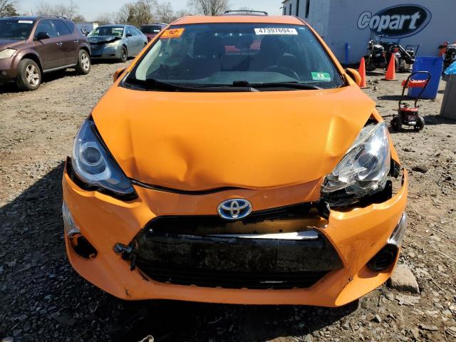 JTDKDTB31F1086881 - 2015 TOYOTA PRIUS C ORANGE photo 5