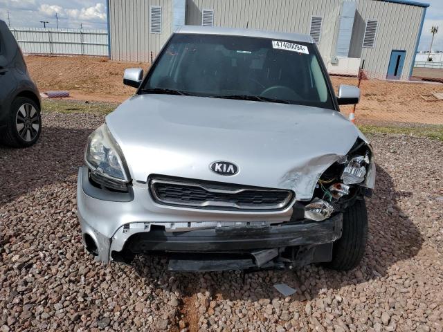 KNDJT2A51D7555425 - 2013 KIA SOUL SILVER photo 5