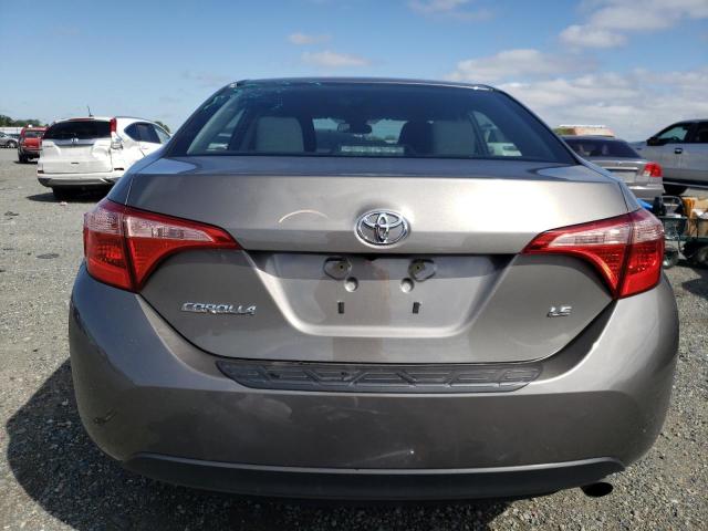 2T1BURHEXJC030082 - 2018 TOYOTA COROLLA L GRAY photo 6