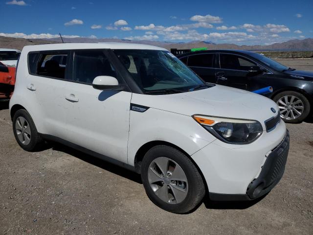 KNDJN2A27G7279465 - 2016 KIA SOUL WHITE photo 4