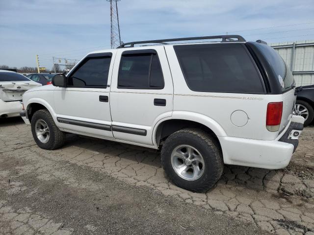 1GNCS13W41K254126 - 2001 CHEVROLET BLAZER WHITE photo 2