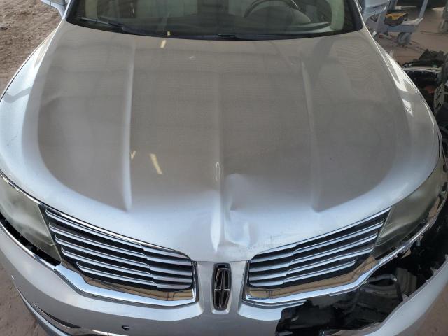 2LMTJ6LP3GBL61852 - 2016 LINCOLN MKX RESERVE SILVER photo 11