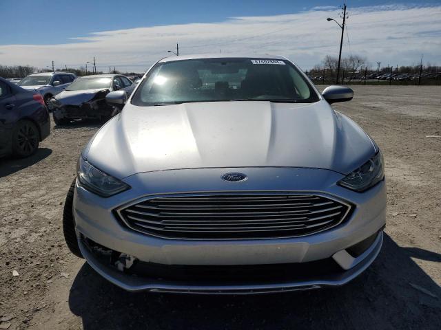 3FA6P0H71HR396349 - 2017 FORD FUSION SE SILVER photo 5