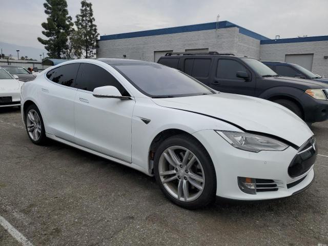 5YJSA1DP8DFP16316 - 2013 TESLA MODEL S WHITE photo 4