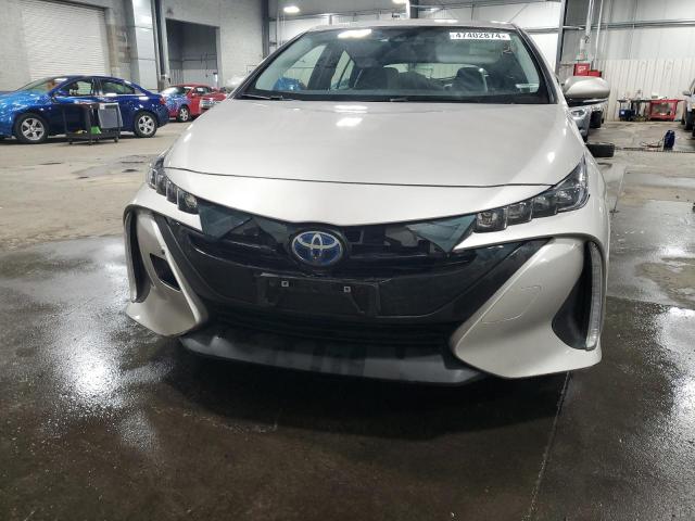 JTDKARFP7J3075115 - 2018 TOYOTA PRIUS PRIM ვერცხლისფერი ფოტო 5