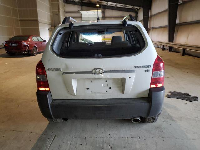 KM8JN12D05U061016 - 2005 HYUNDAI TUCSON GLS WHITE photo 6