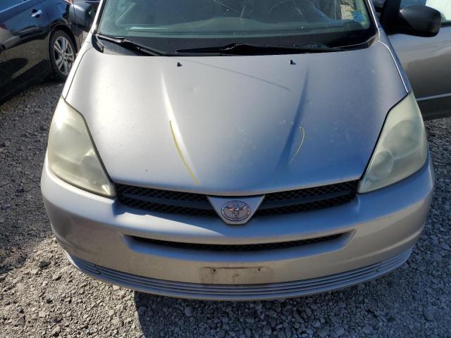 5TDZA23C04S105128 - 2004 TOYOTA SIENNA CE SILVER photo 12