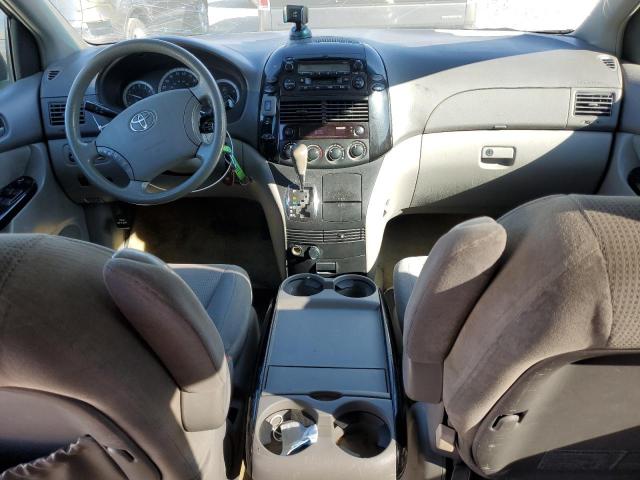 5TDZA23C04S105128 - 2004 TOYOTA SIENNA CE SILVER photo 8