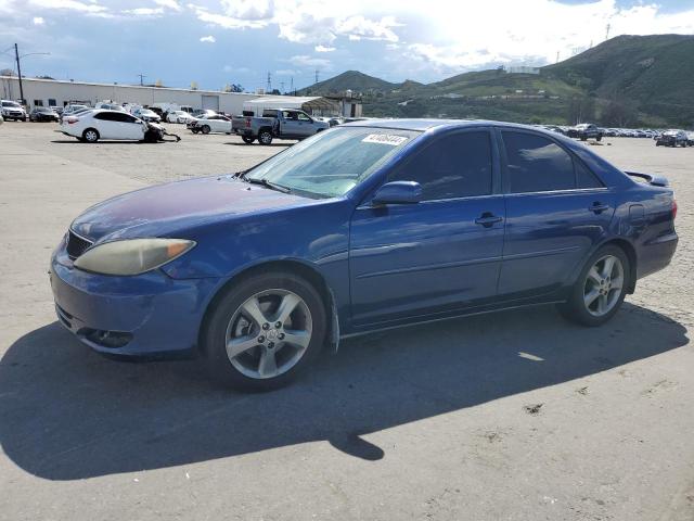 4T1BA32K75U507673 - 2005 TOYOTA CAMRY SE BLUE photo 1