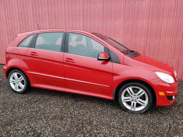 WDDFH3DBXBJ641515 - 2011 MERCEDES-BENZ B200 RED photo 4