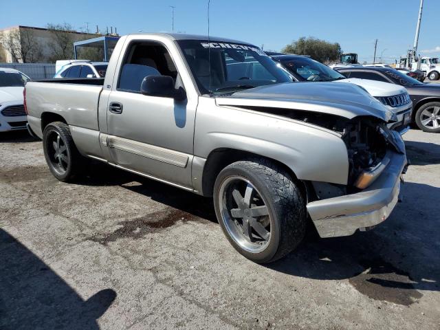 1GCEC14VX3Z135575 - 2003 CHEVROLET SILVERADO C1500 GRAY photo 4