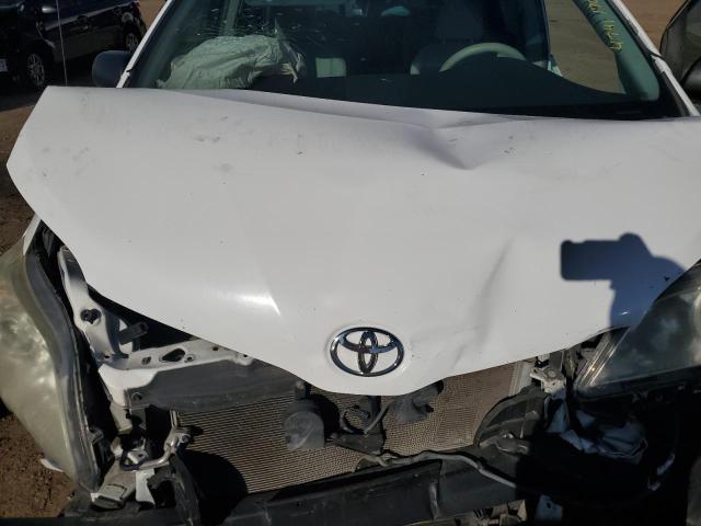 5TDZK3DCXCS257272 - 2012 TOYOTA SIENNA WHITE photo 12