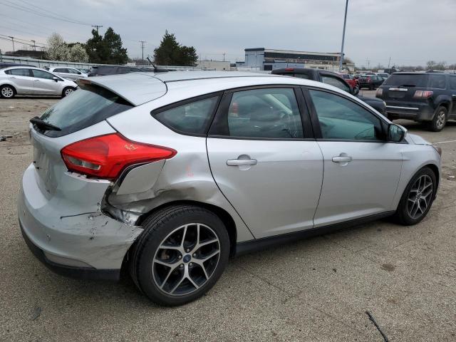 1FADP3M21JL292211 - 2018 FORD FOCUS SEL SILVER photo 3