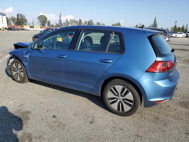 WVWKP7AUXGW913399 - 2016 VOLKSWAGEN E-GOLF SE BLUE photo 2