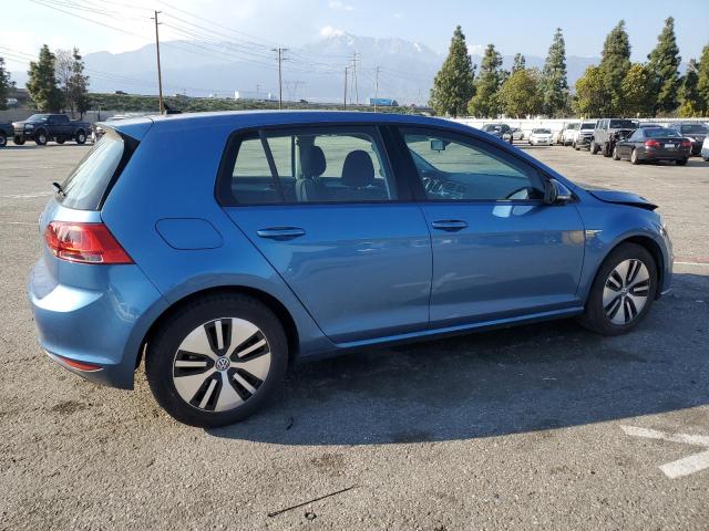 WVWKP7AUXGW913399 - 2016 VOLKSWAGEN E-GOLF SE BLUE photo 3